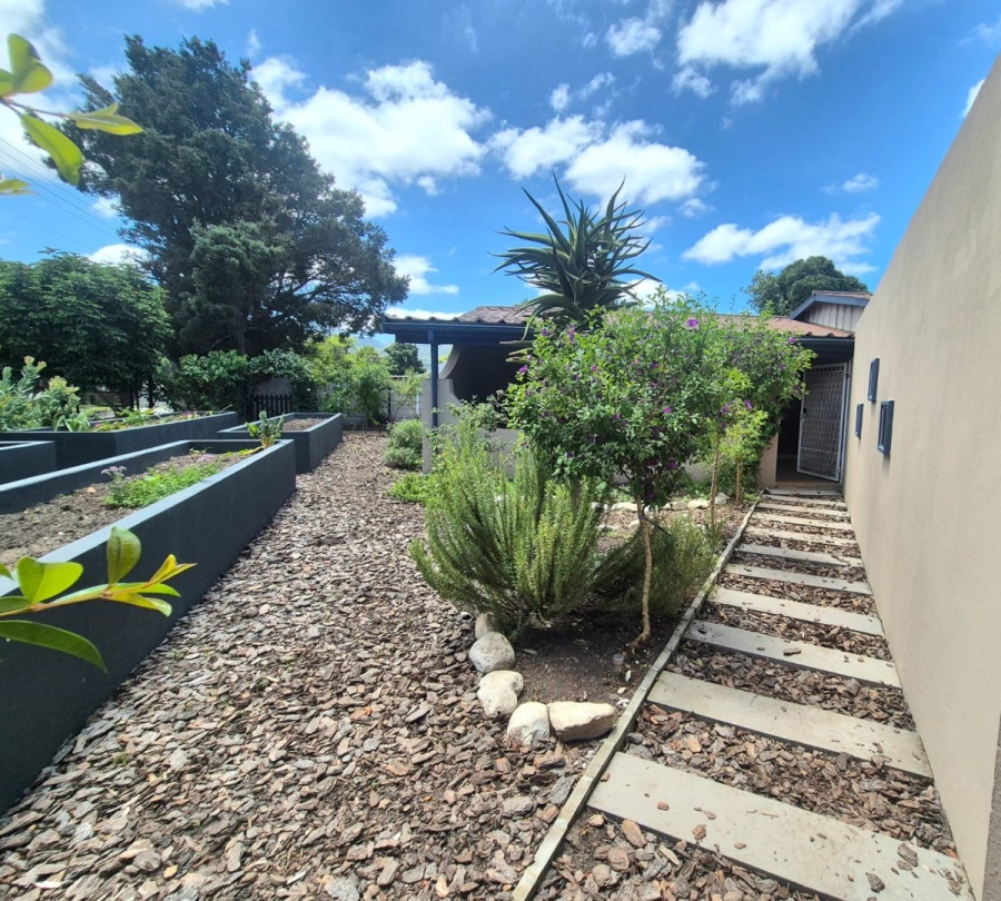 4 Bedroom Property for Sale in Twee Rivieren Western Cape